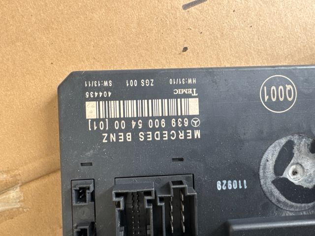 bontott MERCEDES-BENZ VIANO Biztosítéktábla Utastér