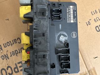 bontott MERCEDES-BENZ VIANO Biztosítéktábla Utastér