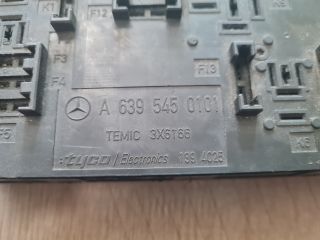 bontott MERCEDES-BENZ VIANO Biztosítéktábla Motortér