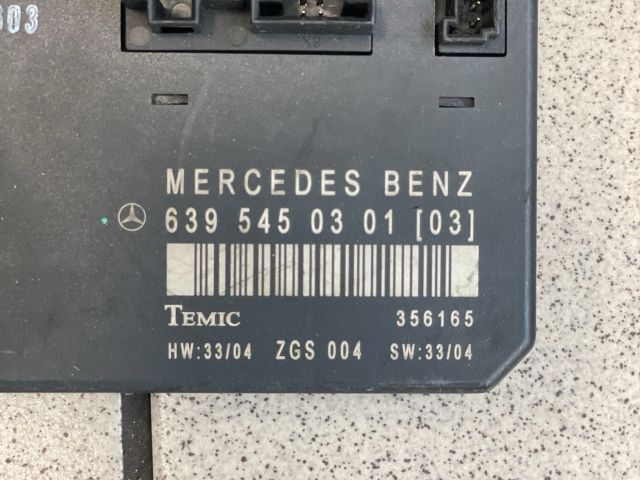bontott MERCEDES-BENZ VIANO Biztosítéktábla Motortér