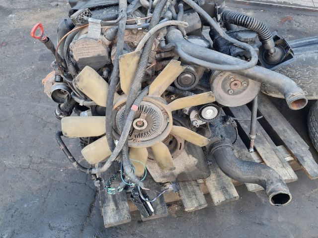 bontott MERCEDES-BENZ VIANO Motor (Fűzött blokk hengerfejjel)