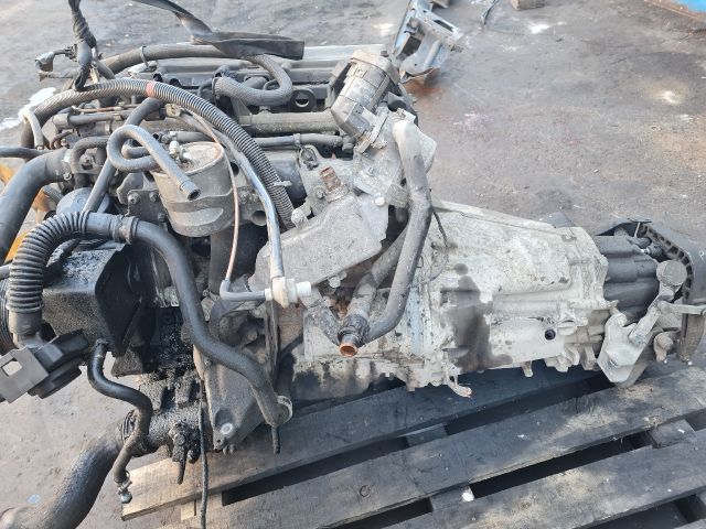 bontott MERCEDES-BENZ VIANO Motor (Fűzött blokk hengerfejjel)