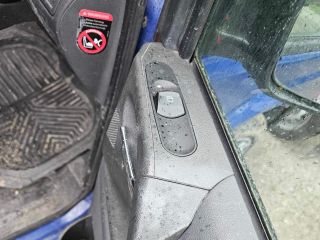 bontott MERCEDES-BENZ VIANO Jobb első Ablakemelő Kapcsoló