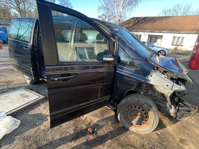 bontott MERCEDES-BENZ VIANO Jobb első Ajtó (Üres lemez)