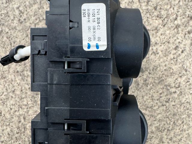 bontott MERCEDES-BENZ VIANO Középkonzol Vezérlő Panel