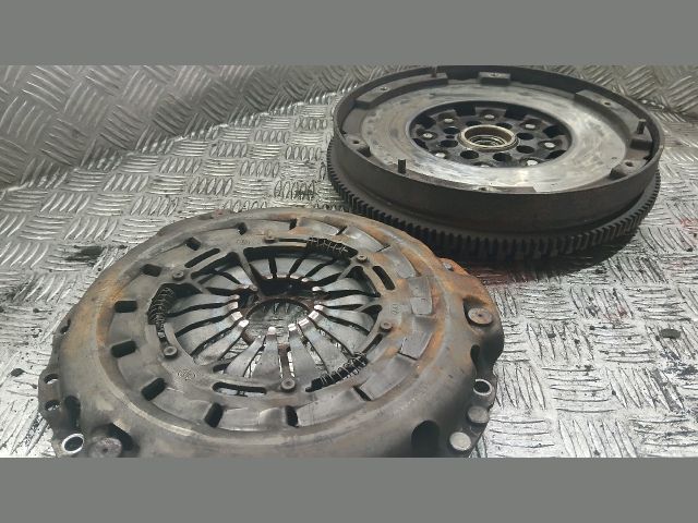 bontott MERCEDES-BENZ VITO Kuplung Szett (Szerkezet, Tárcsa)