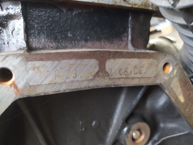 bontott MERCEDES-BENZ VITO Motor (Fűzött blokk hengerfejjel)