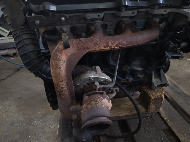 bontott MERCEDES-BENZ VITO Motor (Fűzött blokk hengerfejjel)