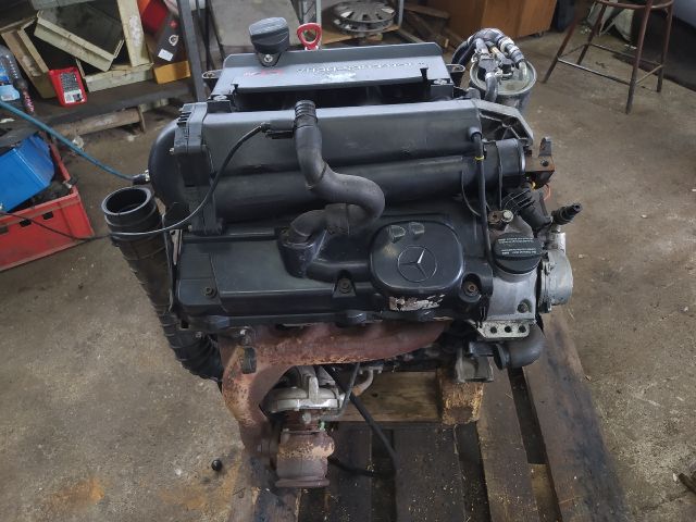 bontott MERCEDES-BENZ VITO Motor (Fűzött blokk hengerfejjel)