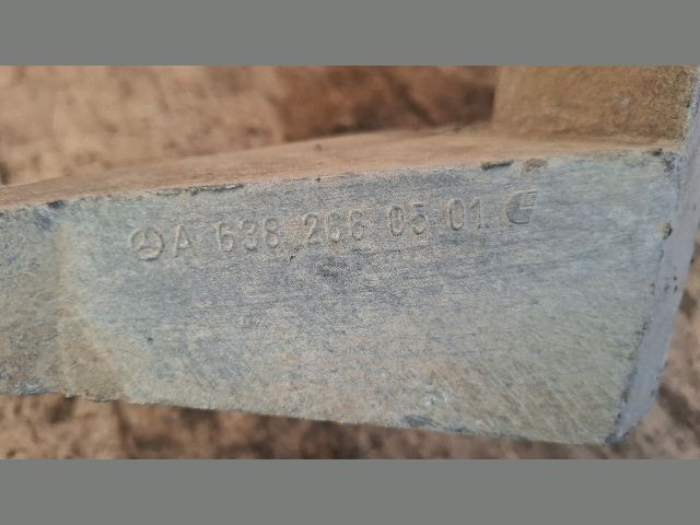 bontott MERCEDES-BENZ VITO Motor Tartó Bak (Pozíciófüggetlen)