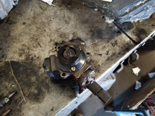 bontott MERCEDES-BENZ VITO Nagynyomású Szivattyú