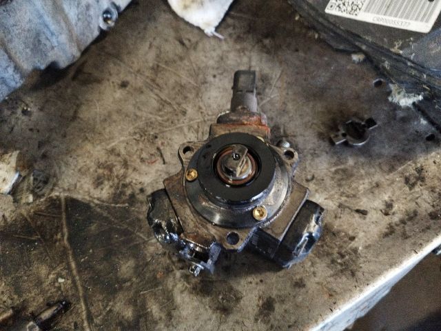 bontott MERCEDES-BENZ VITO Nagynyomású Szivattyú