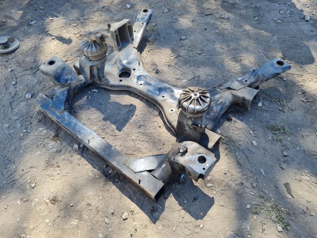 bontott MERCEDES-BENZ VITO Első Bölcső