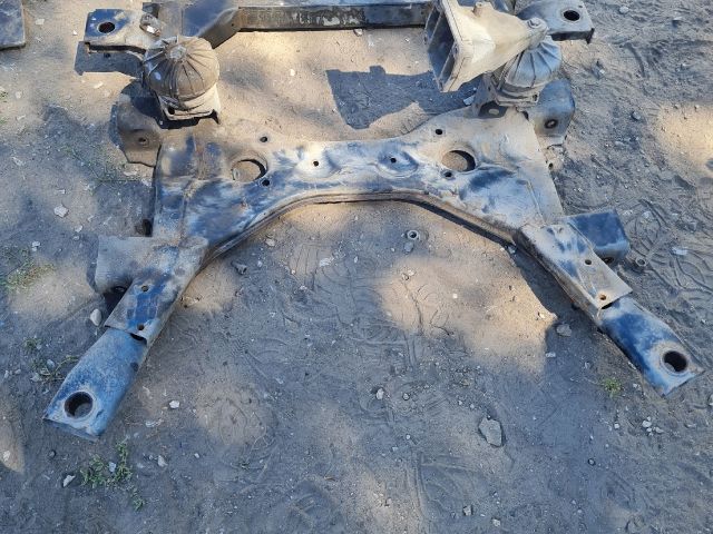 bontott MERCEDES-BENZ VITO Első Bölcső