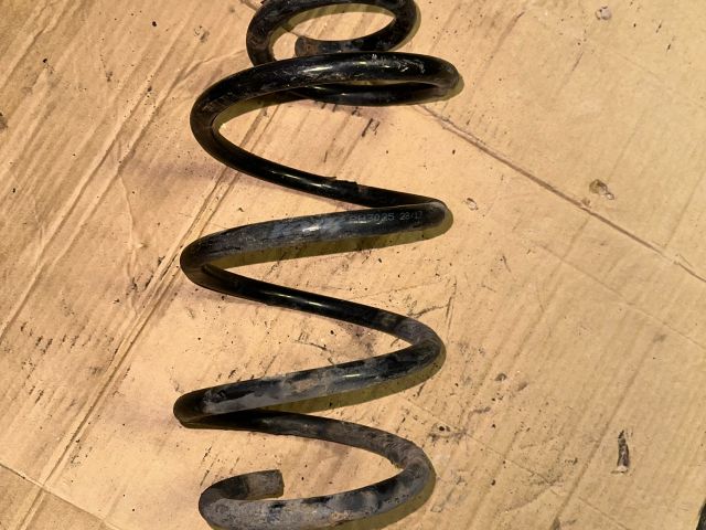 bontott MERCEDES-BENZ VITO Jobb első Rugó