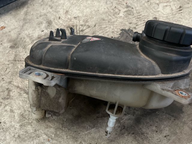 bontott MERCEDES-BENZ VITO Kiegyenlítő Tartály