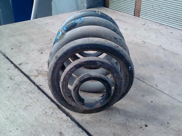 bontott MERCEDES-BENZ VITO Hátsó Rugó