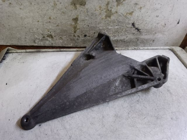 bontott MERCEDES-BENZ VITO Motor Tartó Bak (Fém)