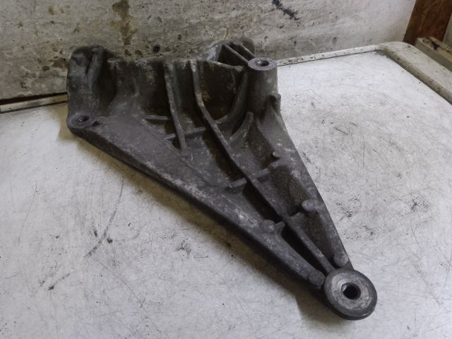 bontott MERCEDES-BENZ VITO Motor Tartó Bak (Fém)