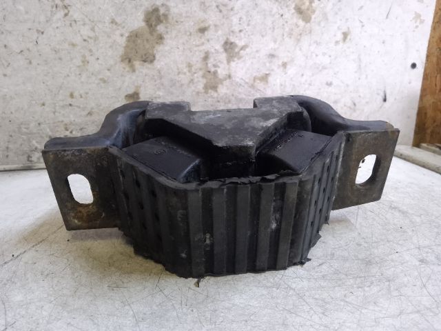 bontott MERCEDES-BENZ VITO Motor Tartó Bak (Fém)