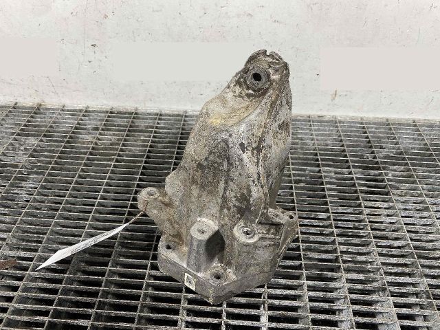 bontott MERCEDES-BENZ VITO Motor Tartó Bak Bal