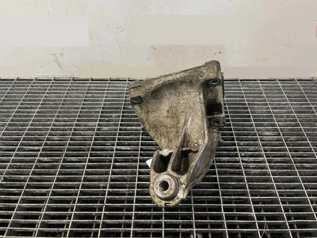 bontott MERCEDES-BENZ VITO Motor Tartó Bak Bal