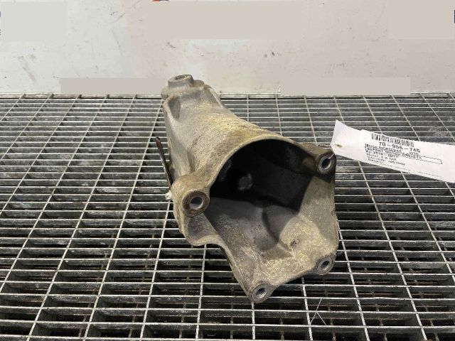 bontott MERCEDES-BENZ VITO Motor Tartó Bak Jobb