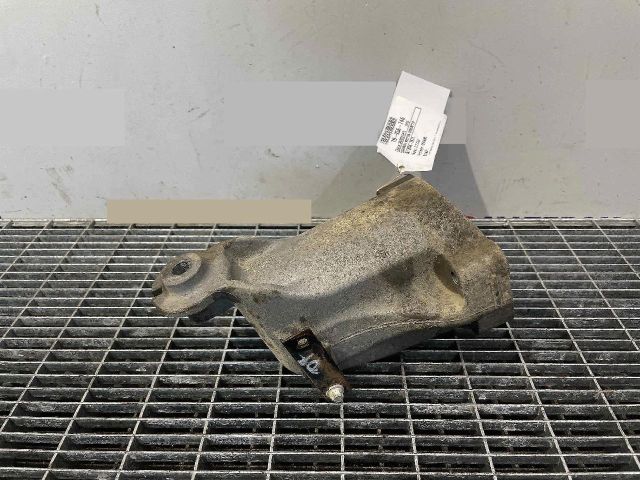 bontott MERCEDES-BENZ VITO Motor Tartó Bak Jobb