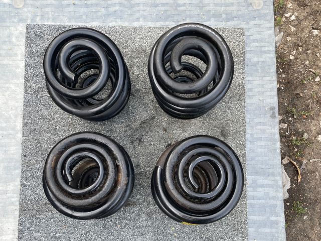 bontott MERCEDES-BENZ VITO Hátsó Rugó