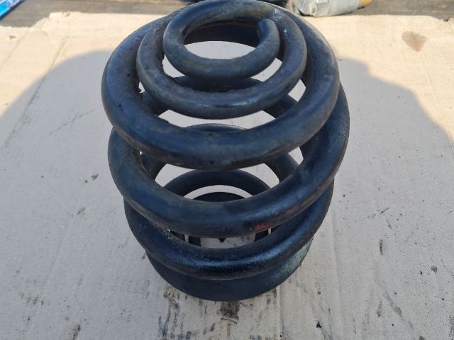 bontott MERCEDES-BENZ VITO Hátsó Rugó