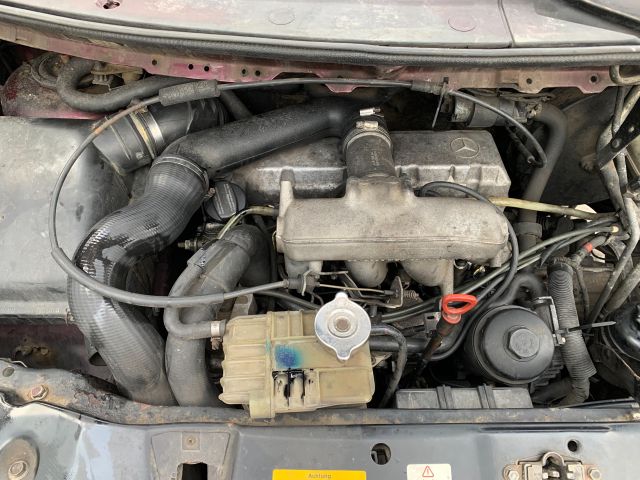 bontott MERCEDES-BENZ VITO Jobb első Csonkállvány Kerékaggyal