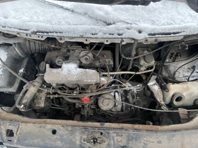 bontott MERCEDES-BENZ VITO Motor (Fűzött blokk hengerfejjel)