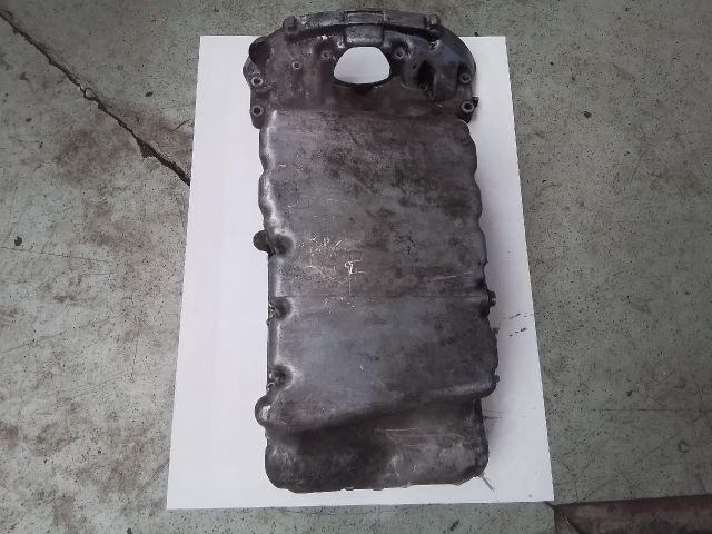 bontott MERCEDES-BENZ VITO Olajteknő