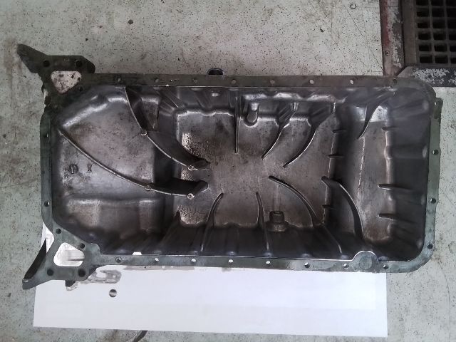 bontott MERCEDES-BENZ VITO Olajteknő