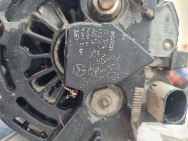 bontott MERCEDES-BENZ VITO Generátor