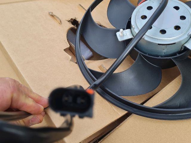 bontott MERCEDES-BENZ VITO Klímahűtő Ventilátor