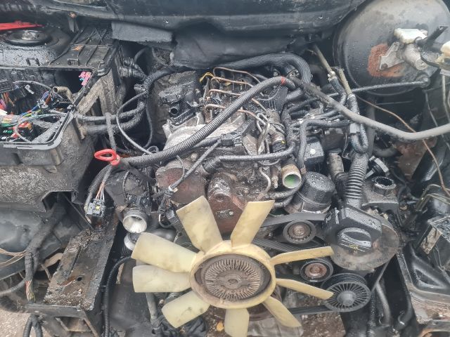 bontott MERCEDES-BENZ VITO Motor (Fűzött blokk hengerfejjel)