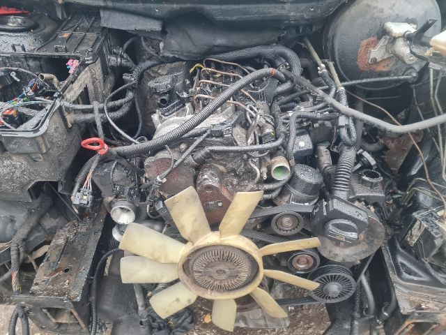 bontott MERCEDES-BENZ VITO Motor (Fűzött blokk hengerfejjel)