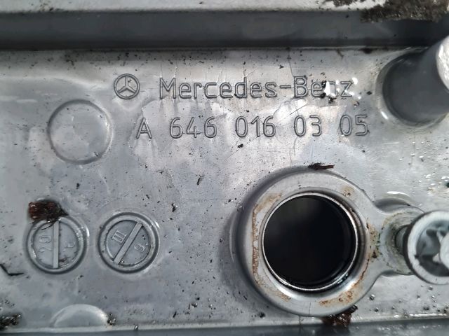 bontott MERCEDES-BENZ VITO Szelepfedél