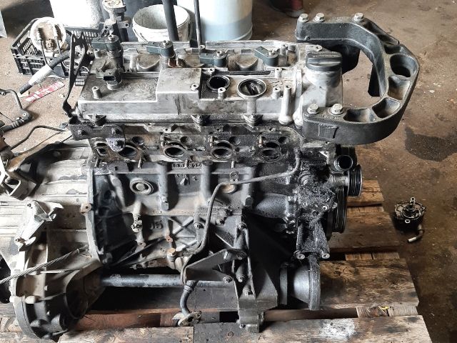 bontott MERCEDES-BENZ VITO Motor (Fűzött blokk hengerfejjel)