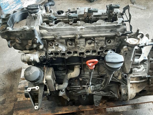 bontott MERCEDES-BENZ VITO Motor (Fűzött blokk hengerfejjel)