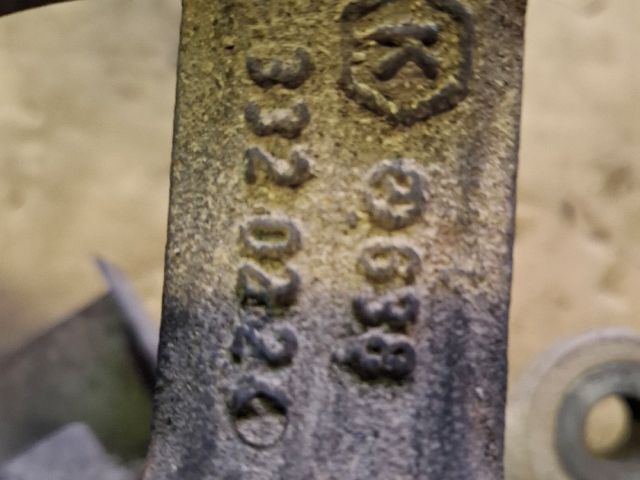 bontott MERCEDES-BENZ VITO Bal első Csonkállvány Kerékaggyal