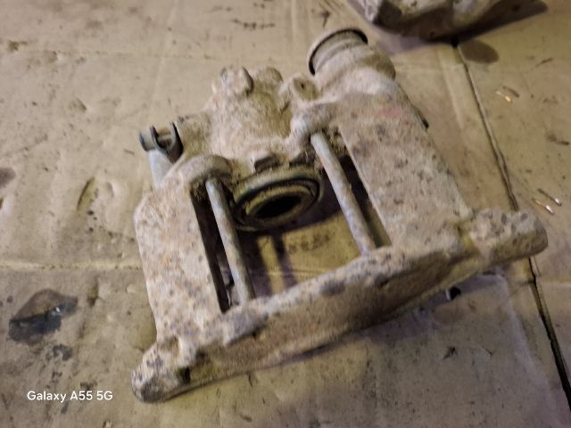 bontott MERCEDES-BENZ VITO Bal hátsó Féknyereg Munkahengerrel