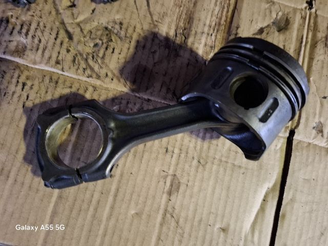 bontott MERCEDES-BENZ VITO Dugattyú és Hajtókar