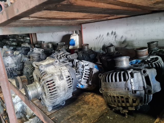 bontott MERCEDES-BENZ VITO Generátor