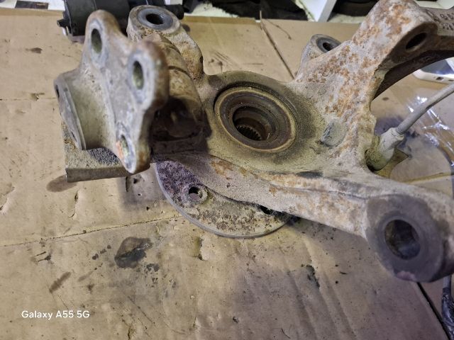 bontott MERCEDES-BENZ VITO Jobb első Csonkállvány Kerékaggyal