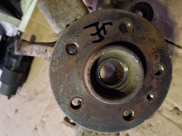 bontott MERCEDES-BENZ VITO Jobb első Csonkállvány Kerékaggyal