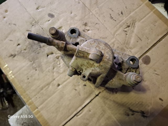 bontott MERCEDES-BENZ VITO Jobb első Féknyereg Munkahengerrel