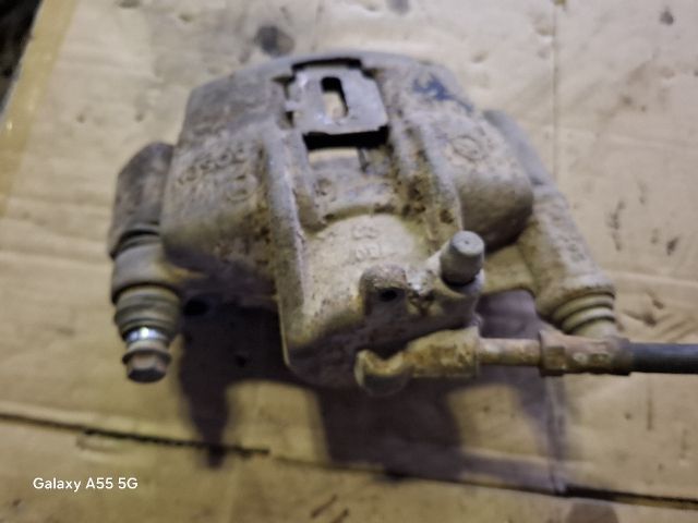 bontott MERCEDES-BENZ VITO Jobb első Féknyereg Munkahengerrel