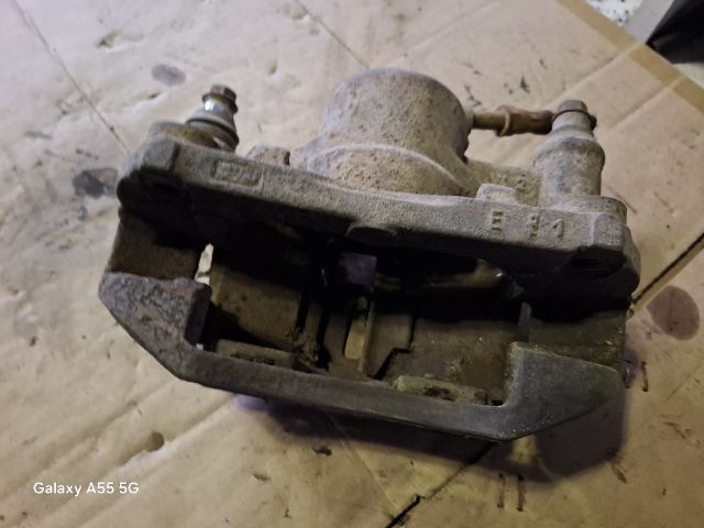 bontott MERCEDES-BENZ VITO Jobb első Féknyereg Munkahengerrel